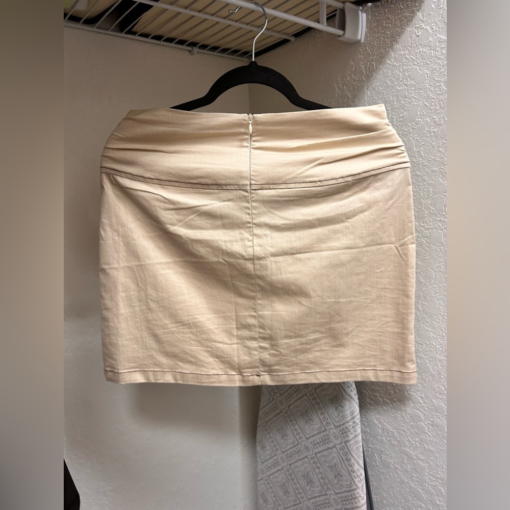 Skirt - Picture 2 of 3
